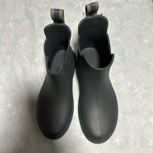 Brand new totes boots